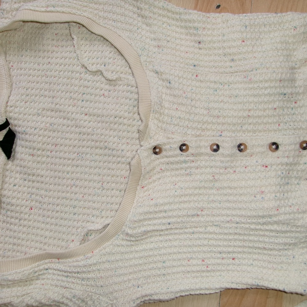 Cream Button-Up Cropped Sweater - Picture 2 of 4